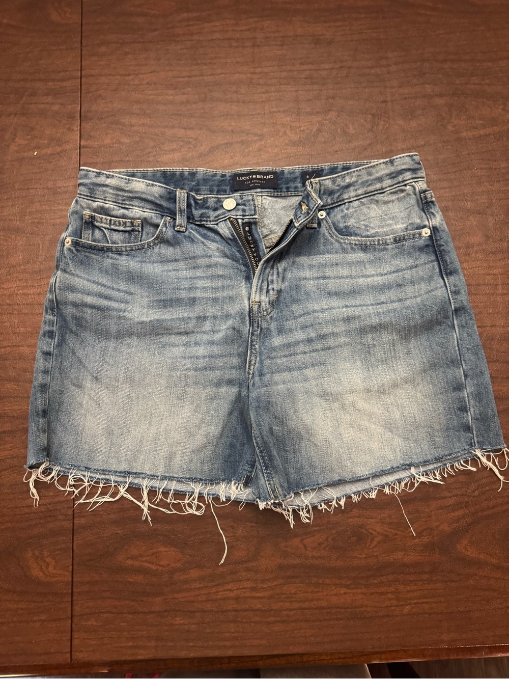 Lucky Brand Women's Boyfriend Light Wash Frayed Hem Denim Shorts Size 8